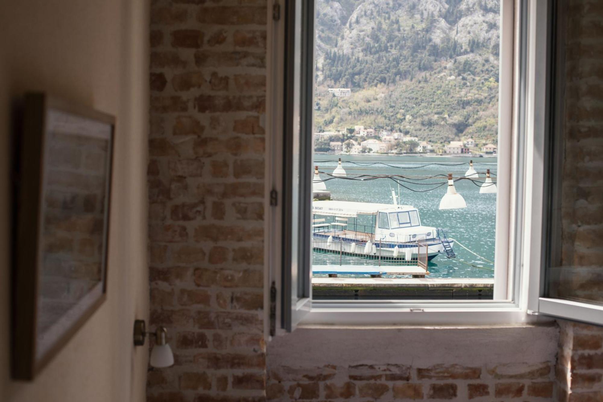 Step To Kotor Bay Guesthouse Exteriör bild